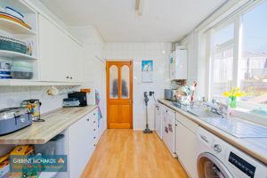 Kitchen- click for photo gallery